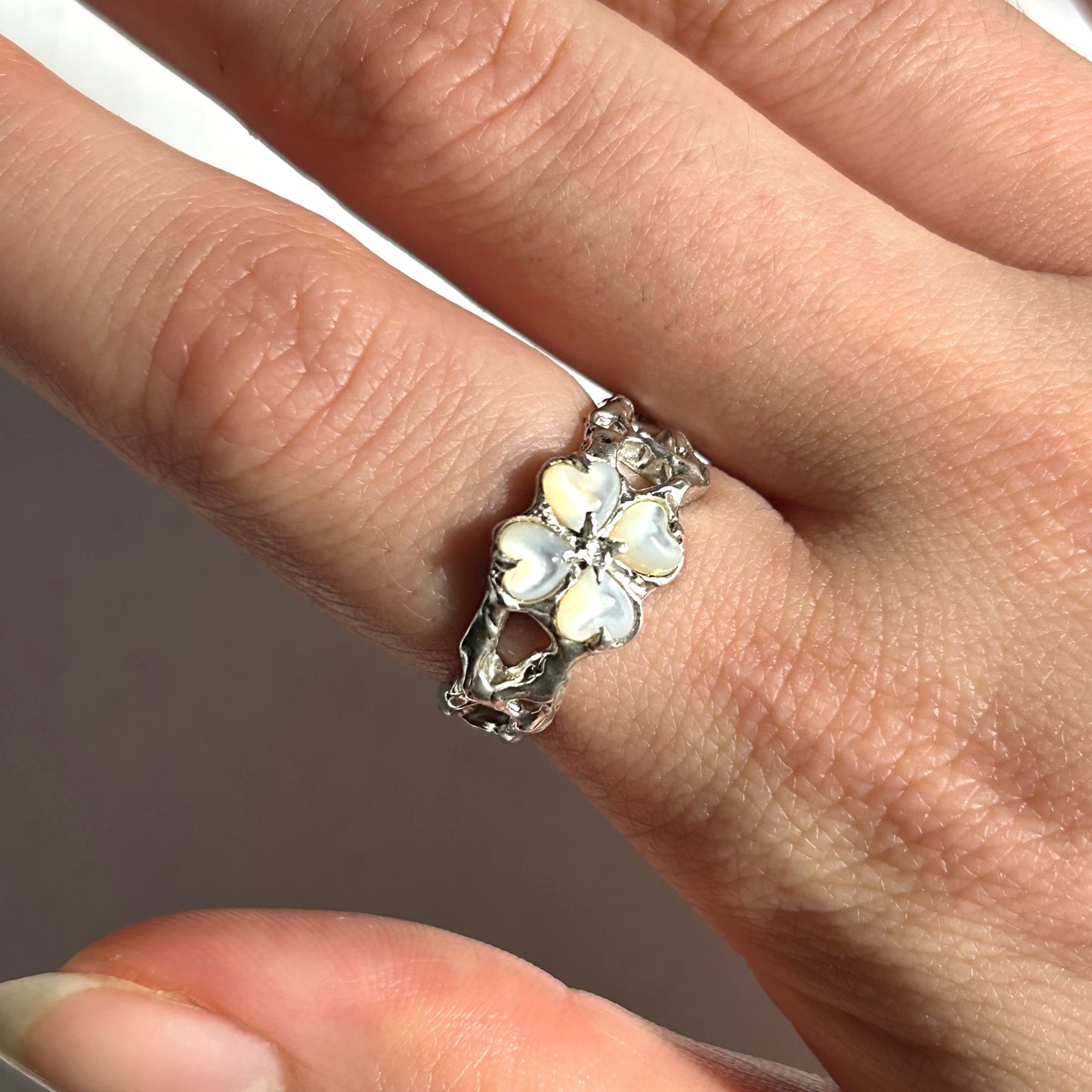 Clover Ring - US 7/UK N