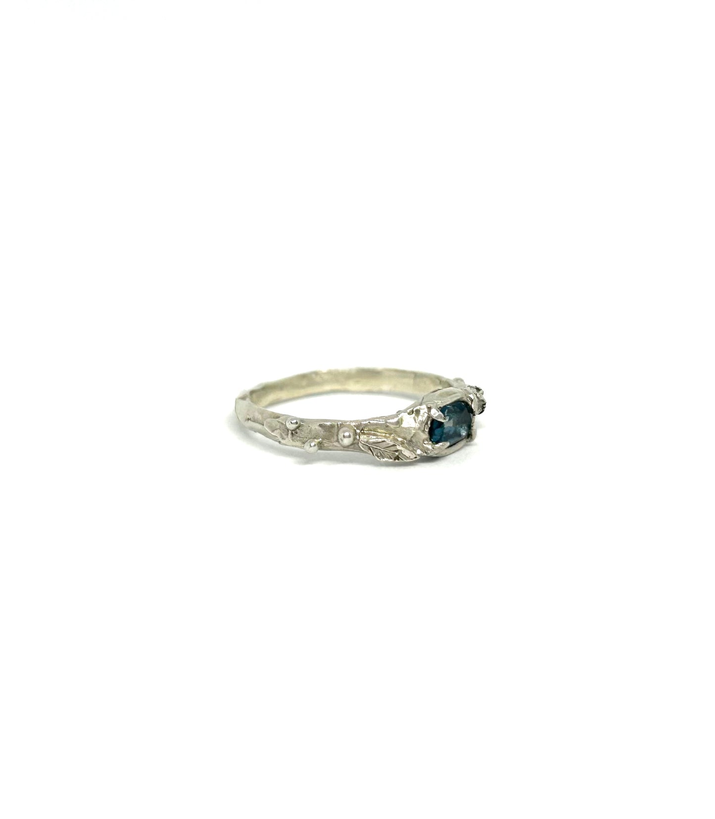 Juniper Ring - US 5.25 / UK J1/2
