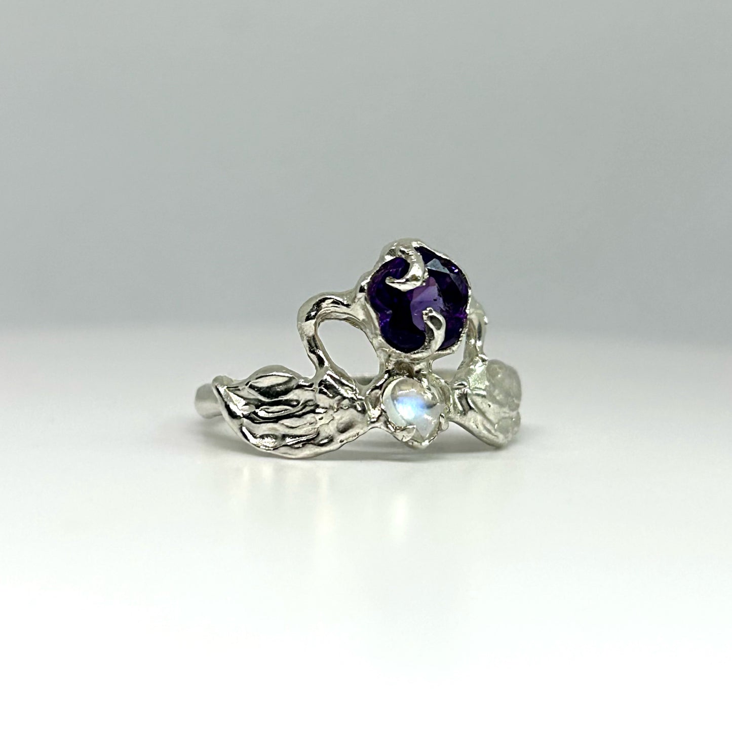 Amethyst & Moonstone Swans in Love - US 7.25/UK N1/2