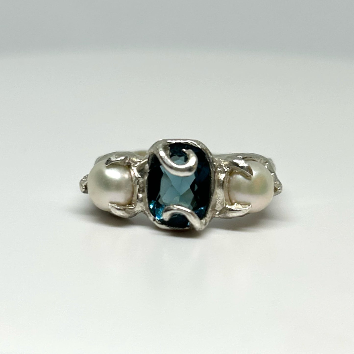 Syrena Ring - US 6/UK L
