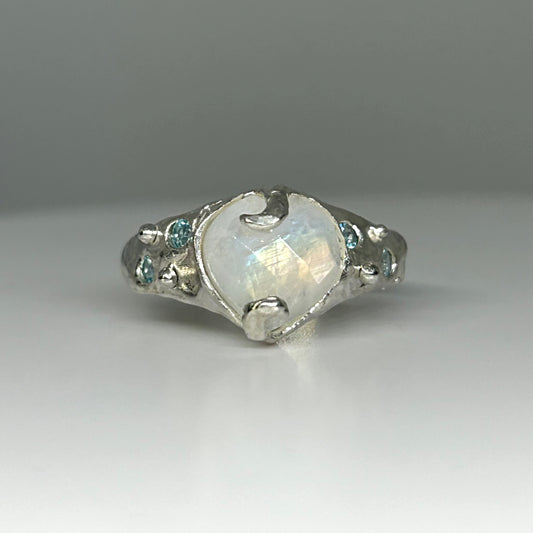 Celina Ring - US 7.75/UK O1/2